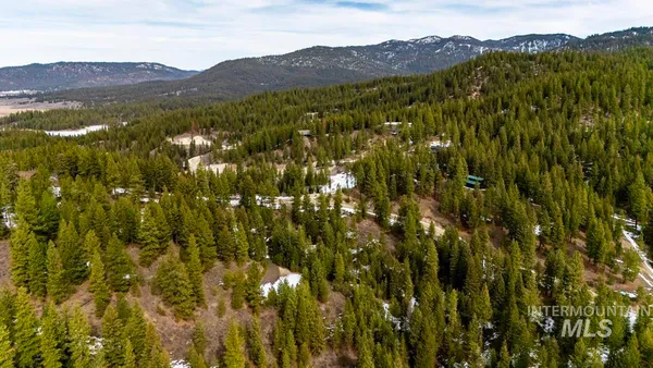 $240,000 | 13 Sarah Way, Cascade, ID 83611