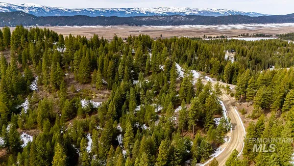 $240,000 | 13 Sarah Way, Cascade, ID 83611