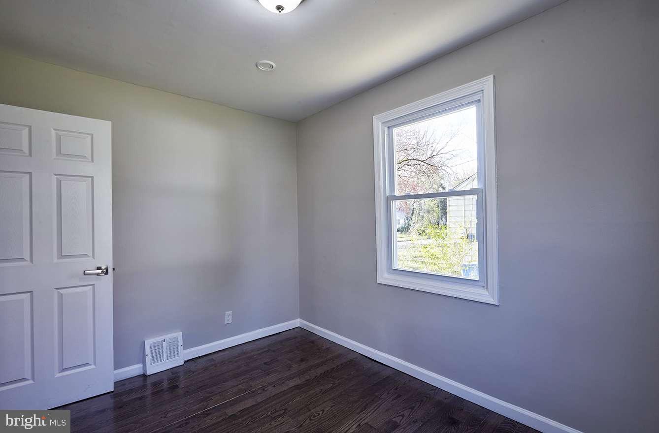 111 Edison Road Cherry Hill, NJ 08034 - Photo 13 of 25