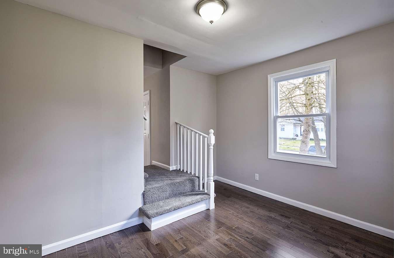 111 Edison Road Cherry Hill, NJ 08034 - Photo 4 of 25