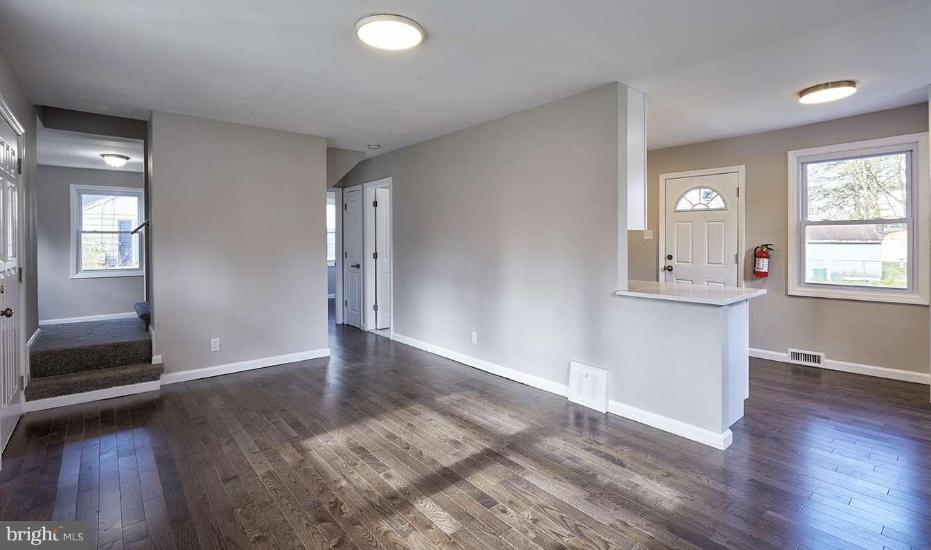 111 Edison Road Cherry Hill, NJ 08034 - Photo 5 of 25