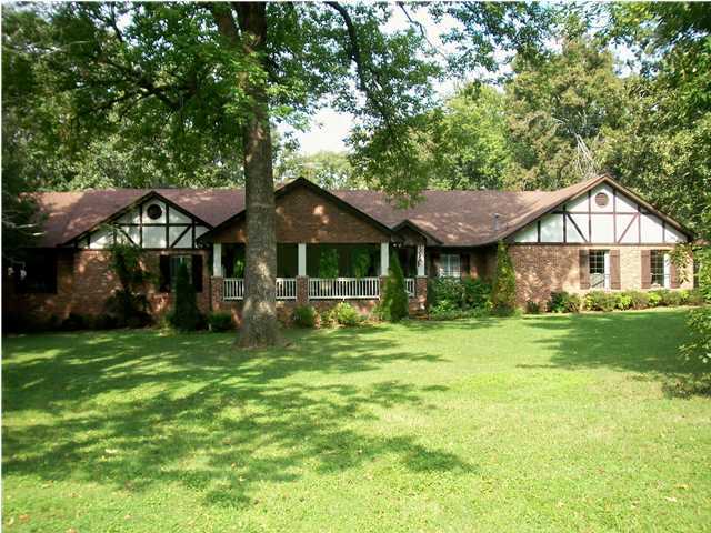 1727 Morris Hill Road Chattanooga, TN 37421 - Photo 1 of 26 Primary Photo