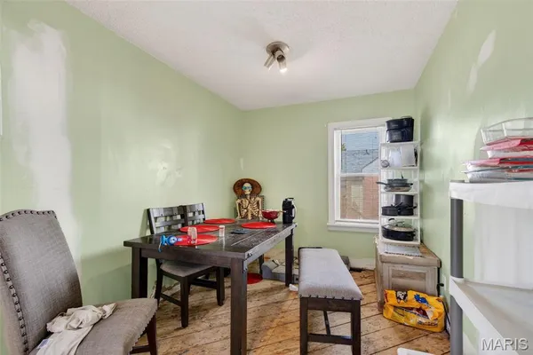 $179,900 | 2711 Sims Avenue, Overland, MO 63114