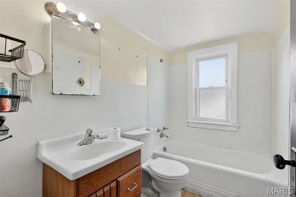$179,900 | 2711 Sims Avenue, Overland, MO 63114