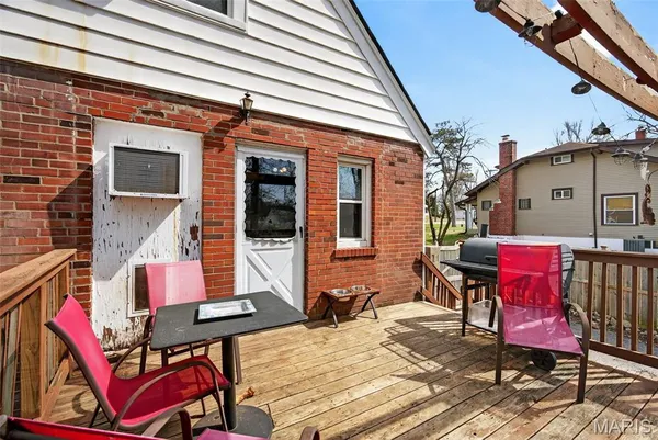 $179,900 | 2711 Sims Avenue, Overland, MO 63114