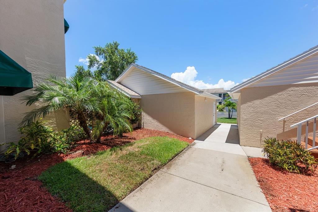 6330 99th Way North, Unit 14D Seminole, FL 33708 - Photo 4 of 35