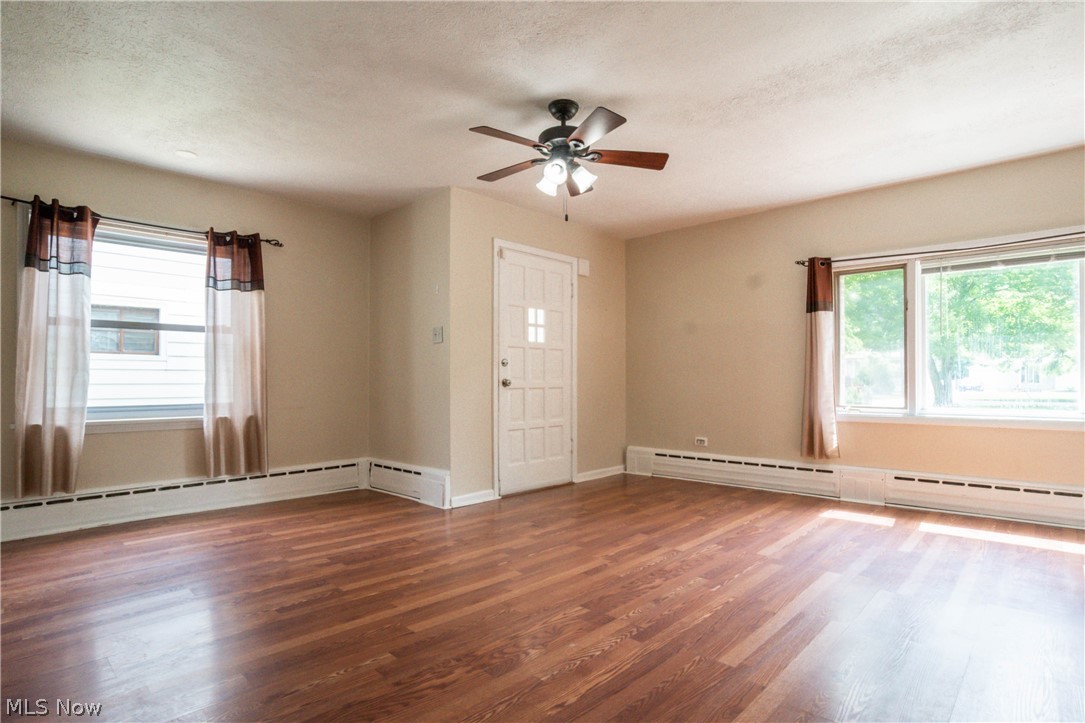 6822 Franke Road Middleburg Heights, OH 44130 - Photo 4 of 33