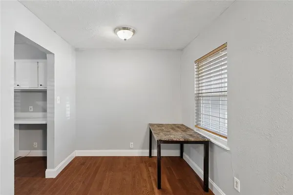 $239,000 | 1304 East Lovers Lane, Arlington, TX 76010
