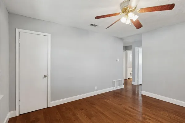 $239,000 | 1304 East Lovers Lane, Arlington, TX 76010