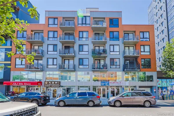 $668,000 | 35-20 146th Street, Unit 3D | Murray Hill - Flushing