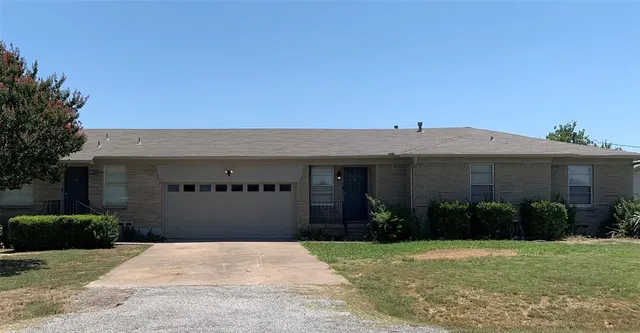 $1,700 | 820 Keysville Avenue, Unit B, DeSoto, TX 75115