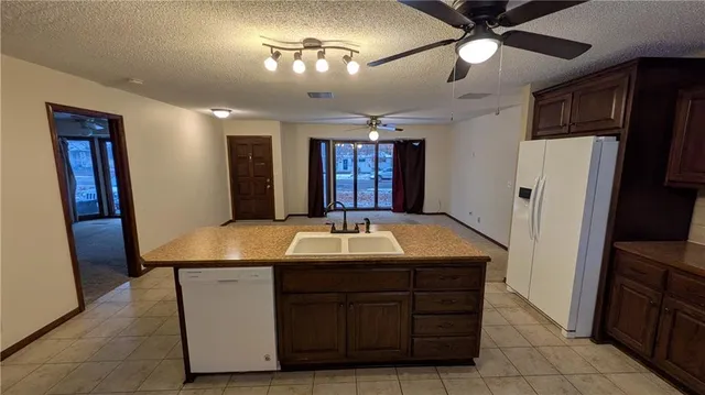 $280,000 | 1408 Country Club Drive, Pleasant Hill, MO 64080