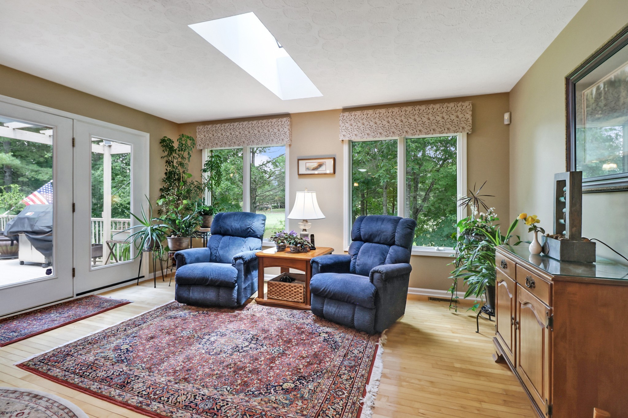 44 Inwood Court Crossville, TN 38558 - Photo 17 of 54 a living room with furniture windows and a rug