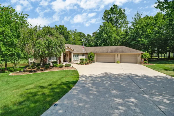 $799,950 | 44 Inwood Court, Crossville, TN 38558