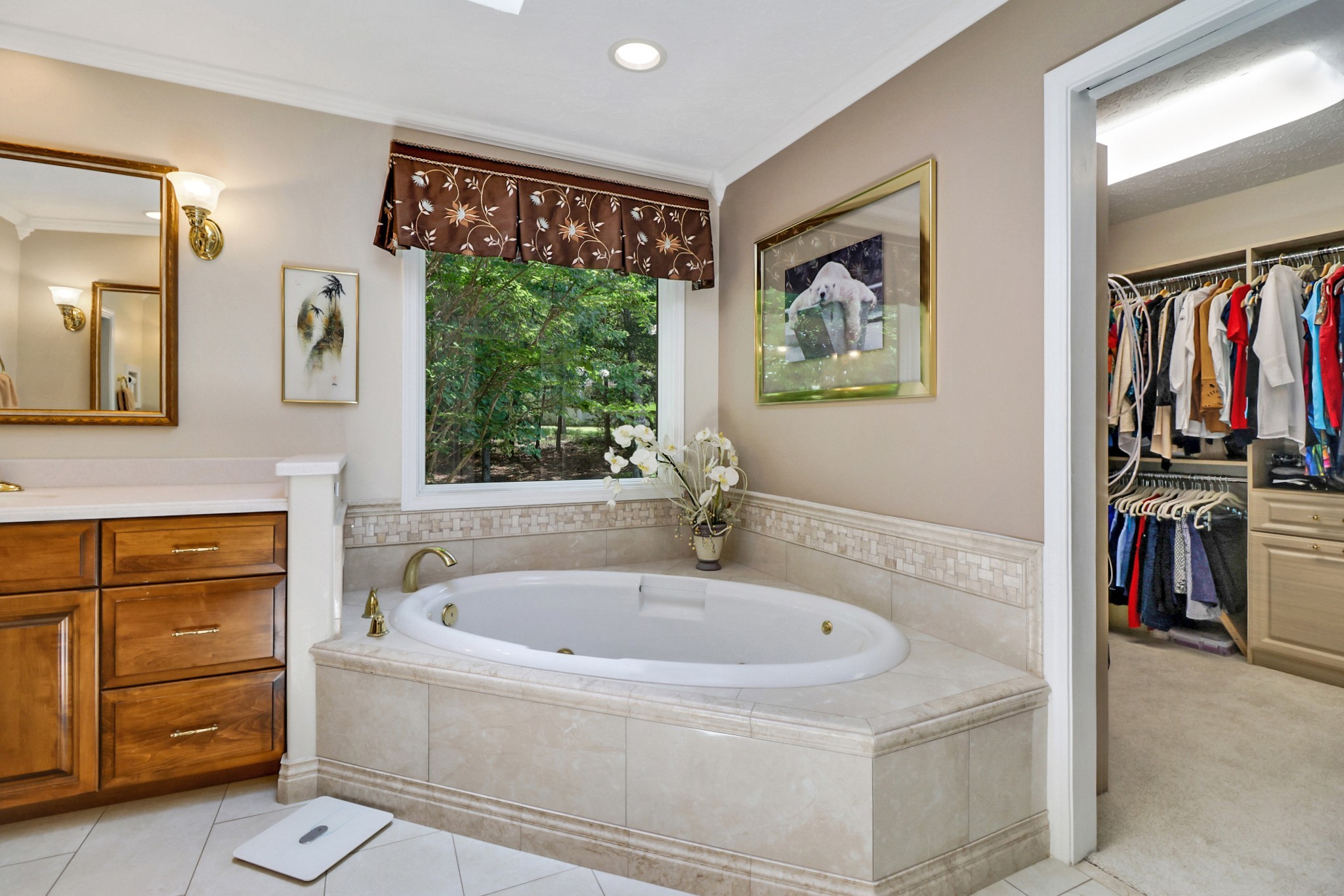 44 Inwood Court Crossville, TN 38558 - Photo 23 of 54 a bathroom with a tub and a window