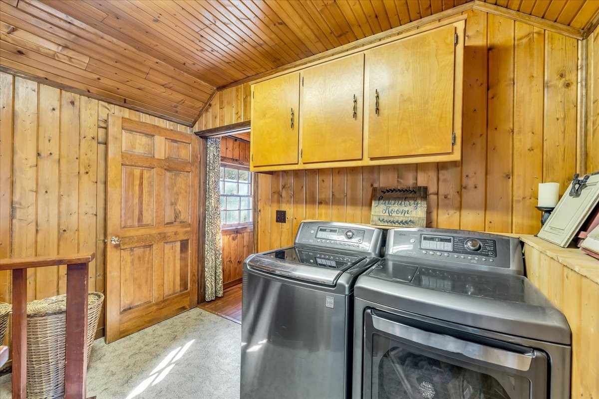 1006 Remington Place Manchester, TN 37355 - Photo 42 of 98 a utility room with dryer and washer