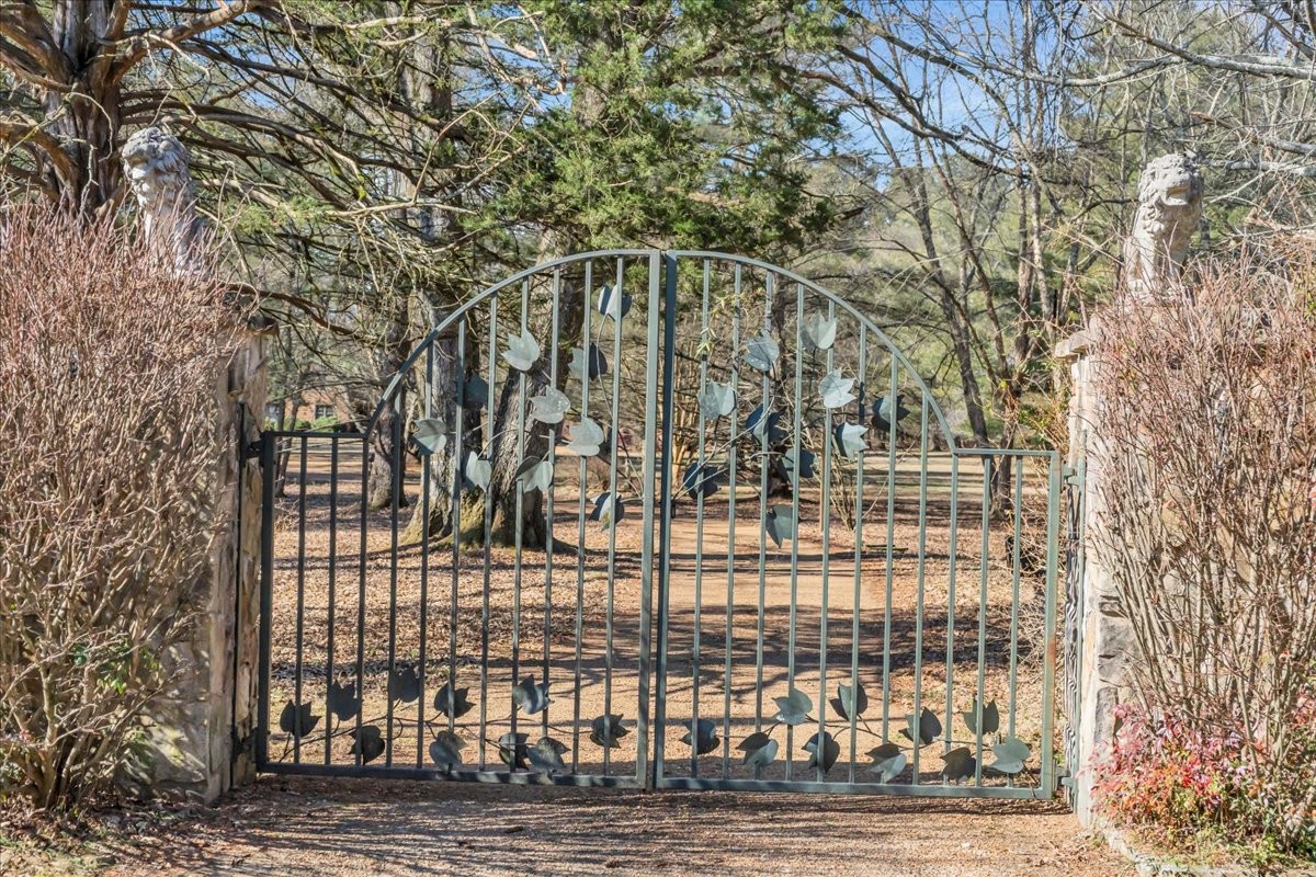 1006 Remington Place Manchester, TN 37355 - Photo 5 of 95