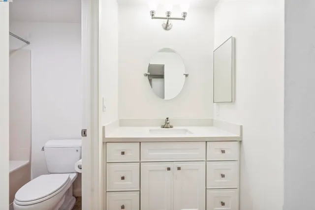 $2,950 | 760 Canyon Oaks Drive, Oakland, CA 94605