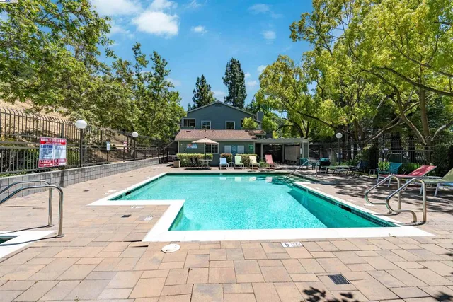 $2,950 | 760 Canyon Oaks Drive, Oakland, CA 94605