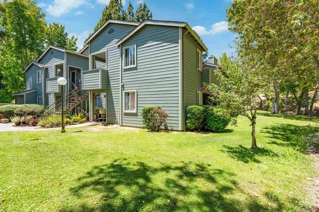 $2,950 | 760 Canyon Oaks Drive, Oakland, CA 94605