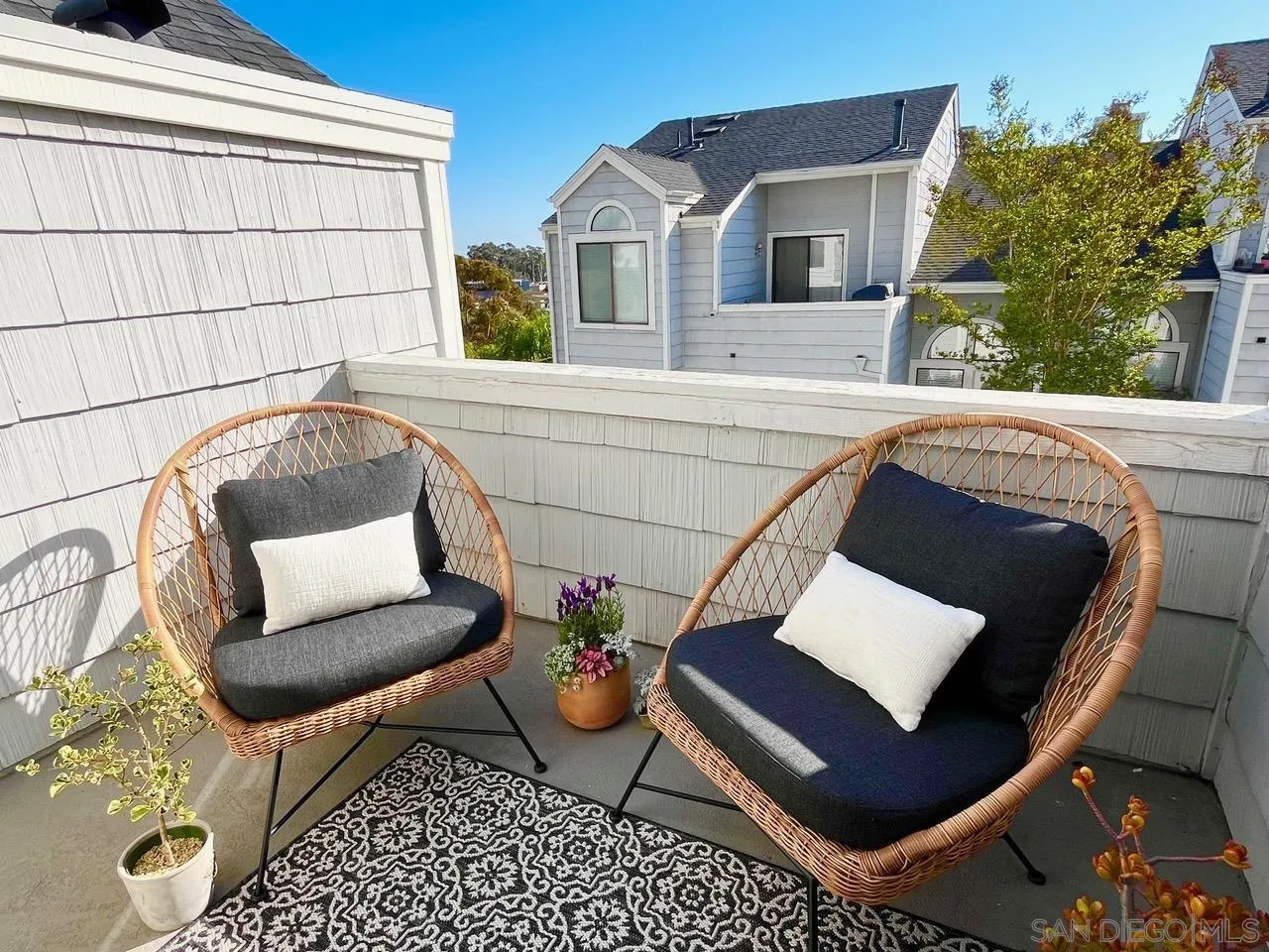 11061 Scripps Ranch Boulevard San Diego, CA 92131 - Photo 24 of 66 a view of a chairs and table in the balcony