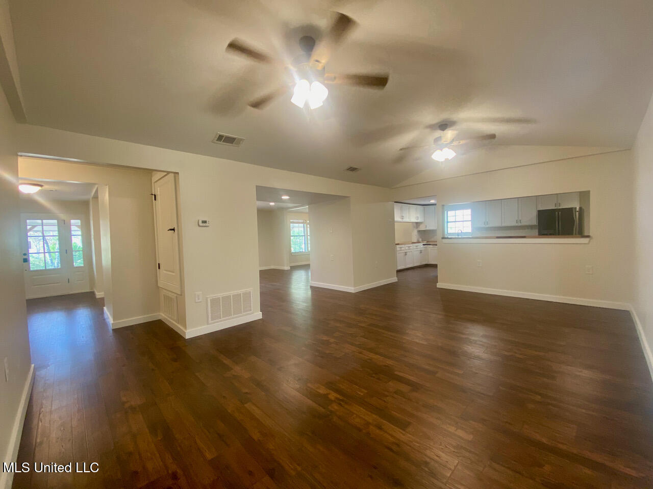 122 Hunter Lane Lucedale, MS 39452 - Photo 5 of 53 IMG_7514 2