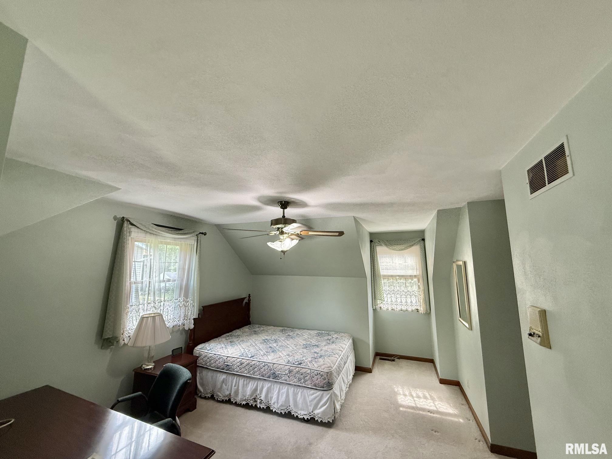 6708 North Post Oak Road Peoria, IL 61615 - Photo 12 of 27 Gallery Image 12