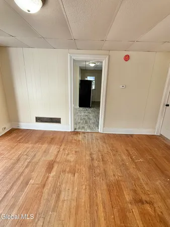 $1,300 | 70 Academy Street, Unit 2, Amsterdam, NY 12010