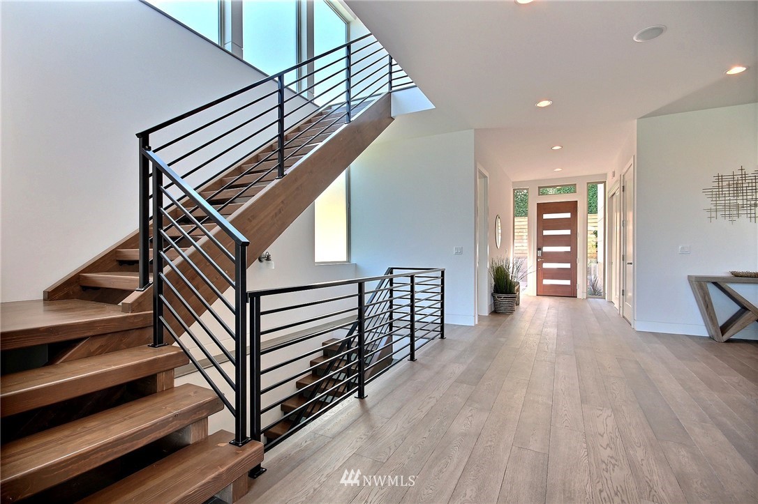 5937 Atlas Place Southwest Seattle, WA 98136 - Photo 3 of 25 Gallery Image 3