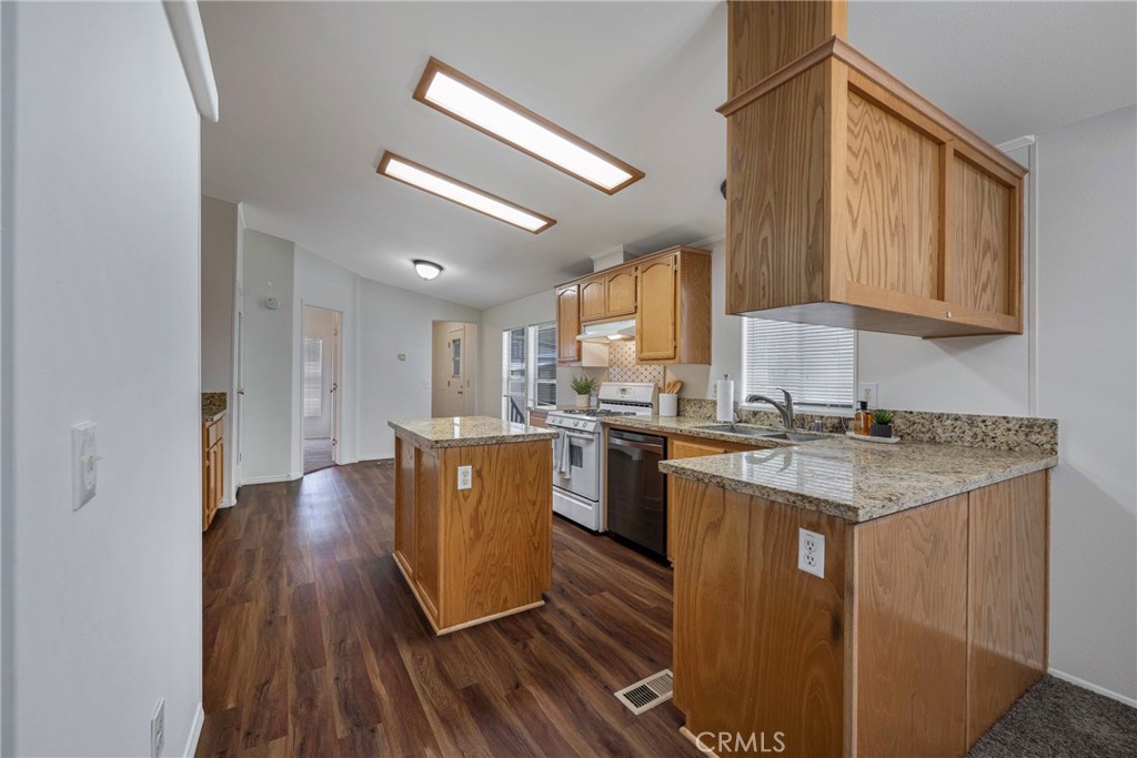 300 North Rampart Street, Unit 197 Orange, CA 92868 - Photo 13 of 51