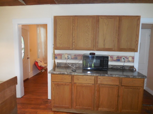 529 East 13th Street Rochester, IN 46975 - Photo 3 of 18