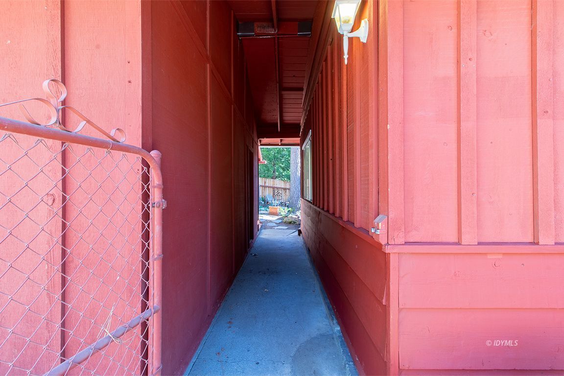 54789 Daryll Road Idyllwild, CA 92549 - Photo 43 of 44 a view of a wooden door