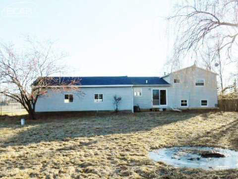 7104 Farrand Road Clio, MI 48420 - Photo 13 of 19 20427269-12.JPG