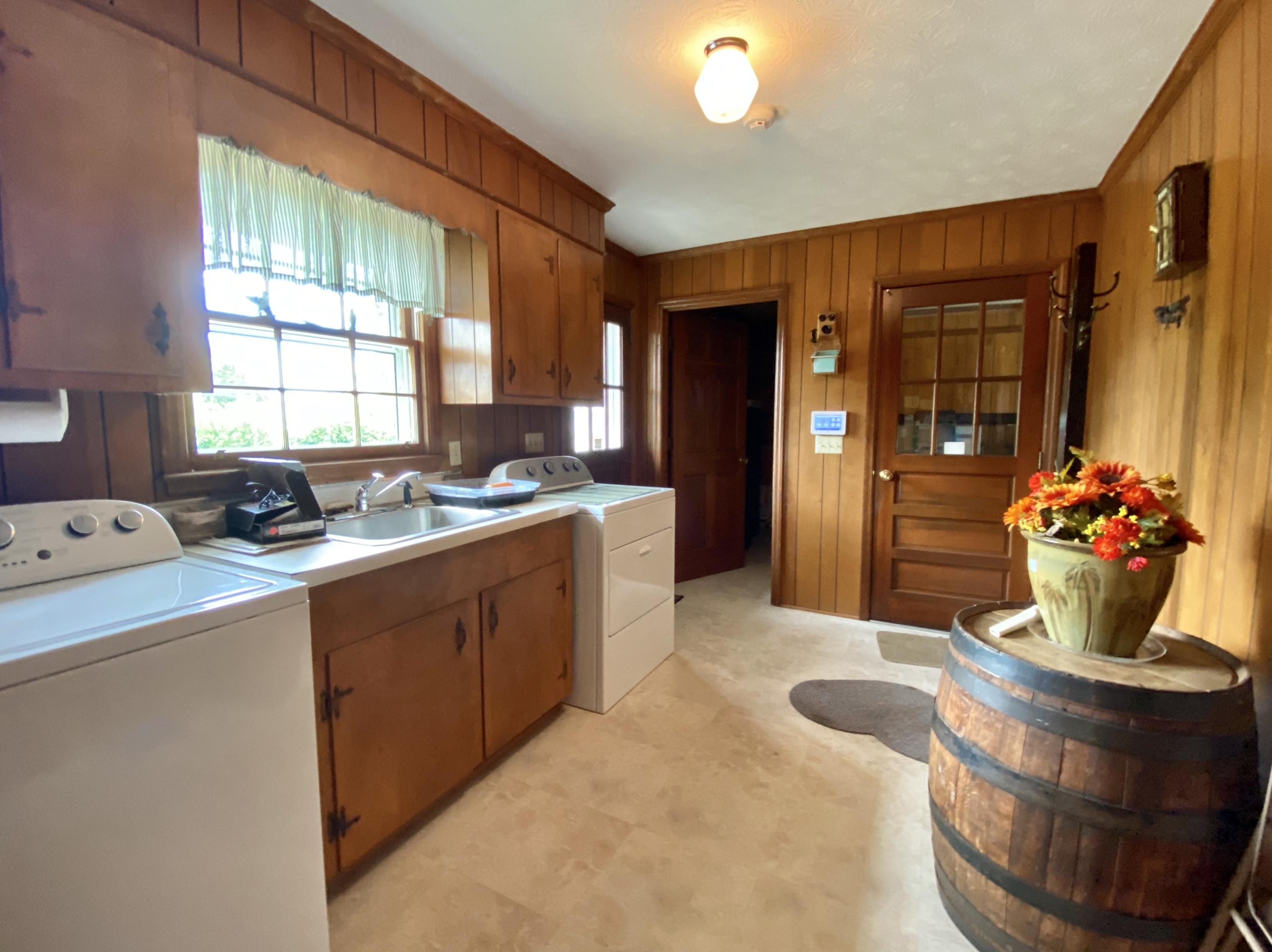 4001 Bamberg Road Cordova, SC 29039 - Photo 5 of 23 8