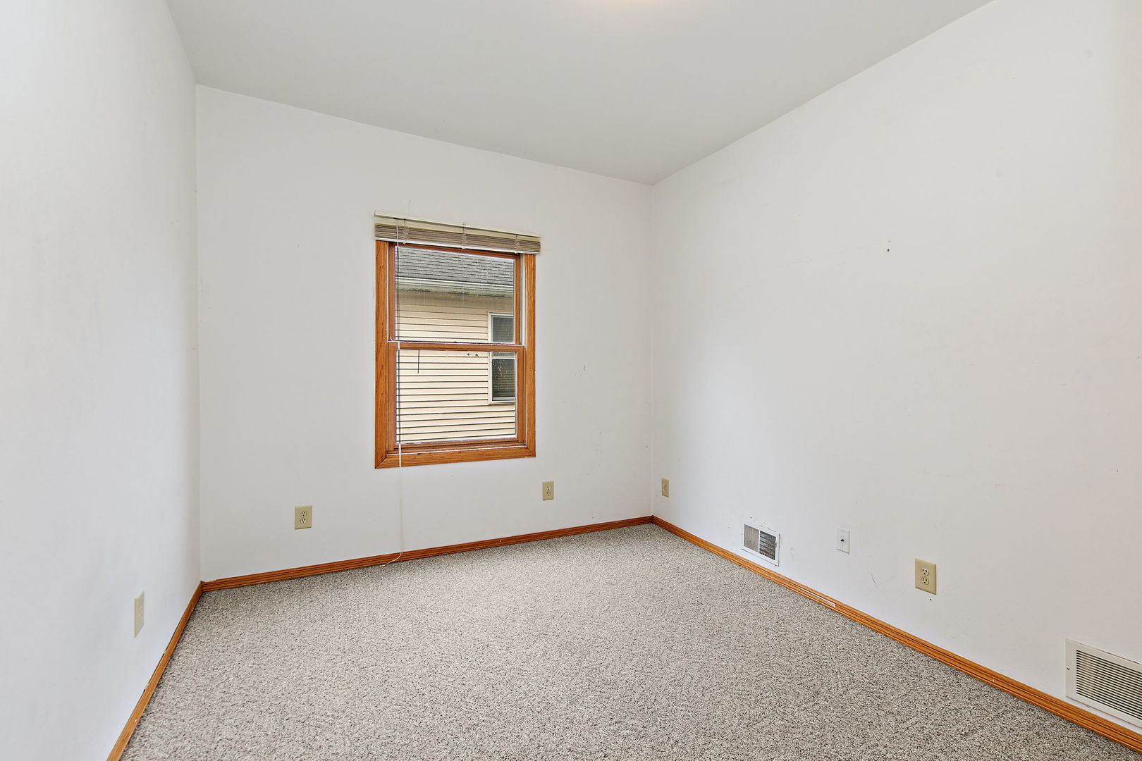 1302 State Street DeKalb, IL 60115 - Photo 12 of 21