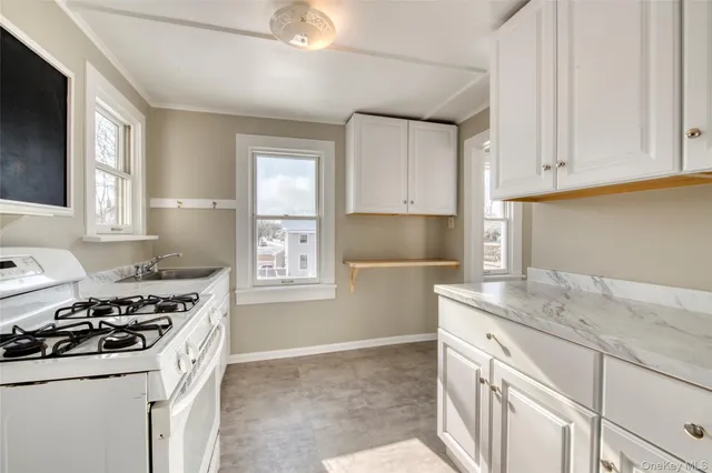 $2,600 | 220 5th Avenue, Greenport, NY 11944