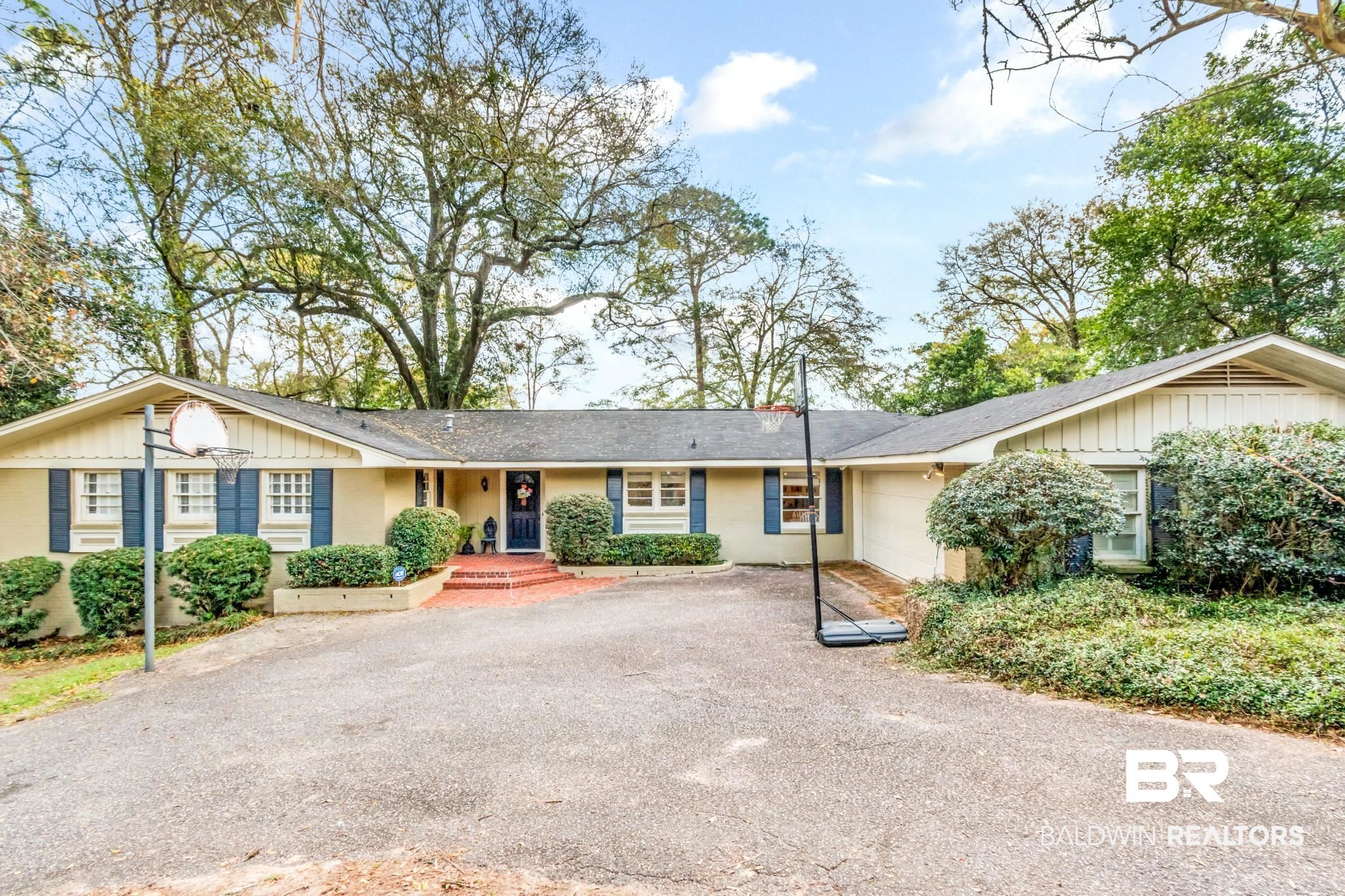 628 Chelsea Drive East Mobile, AL 36608 - Photo 2 of 41