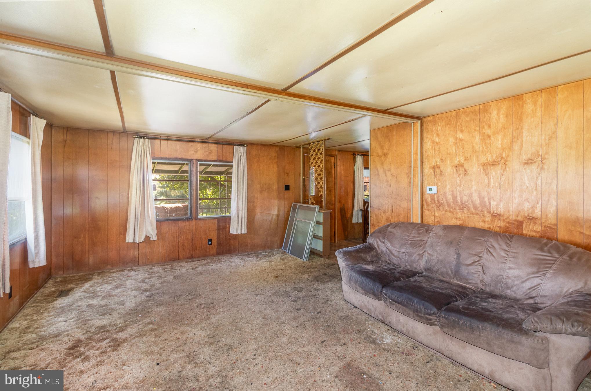 625 Weavertown Road Lebanon, PA 17046 - Photo 11 of 29 Living area