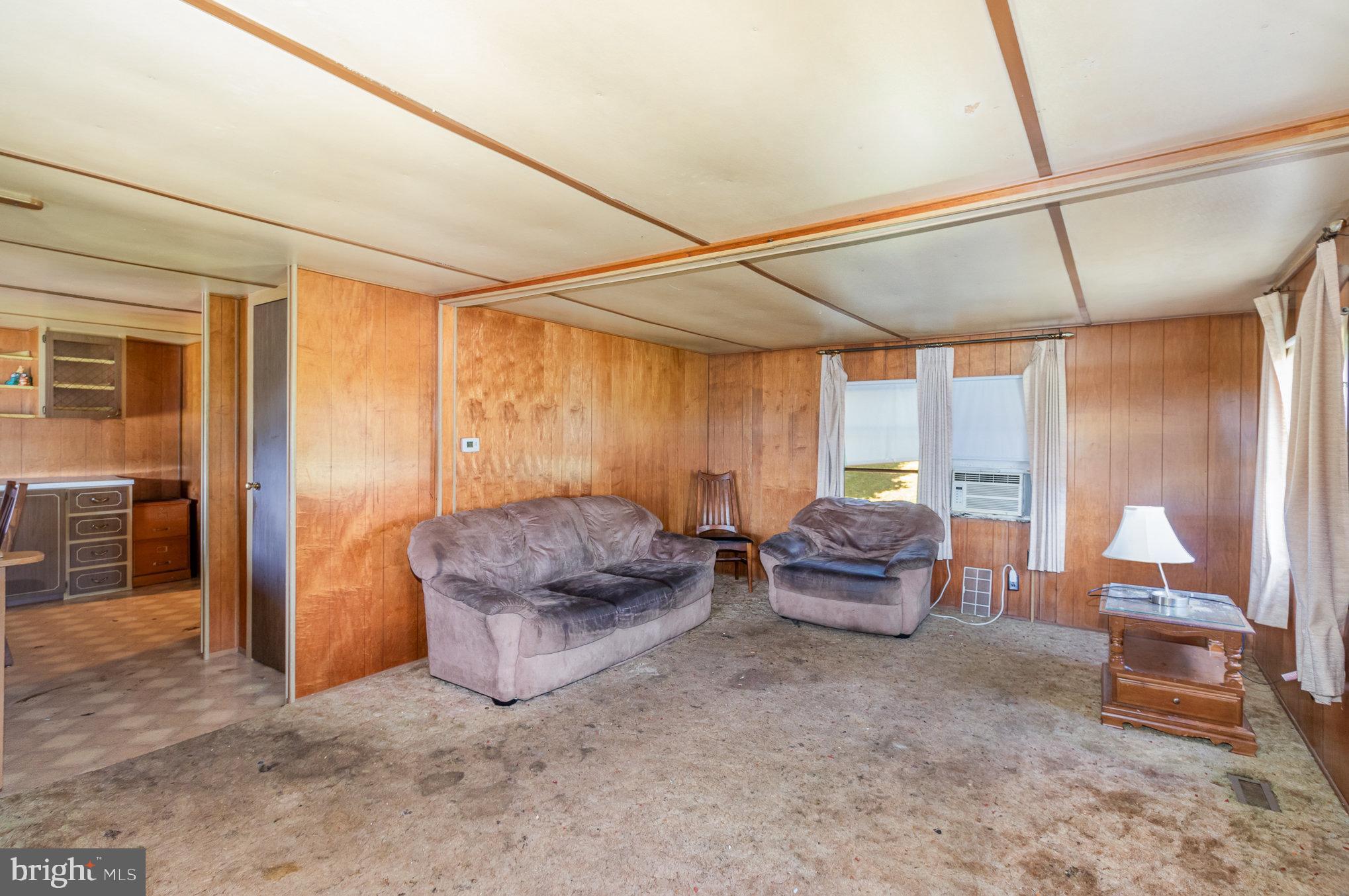 625 Weavertown Road Lebanon, PA 17046 - Photo 12 of 29 Living area