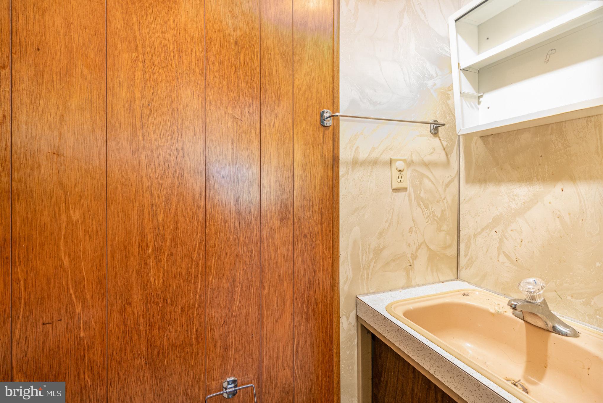 625 Weavertown Road Lebanon, PA 17046 - Photo 20 of 29 Half bath