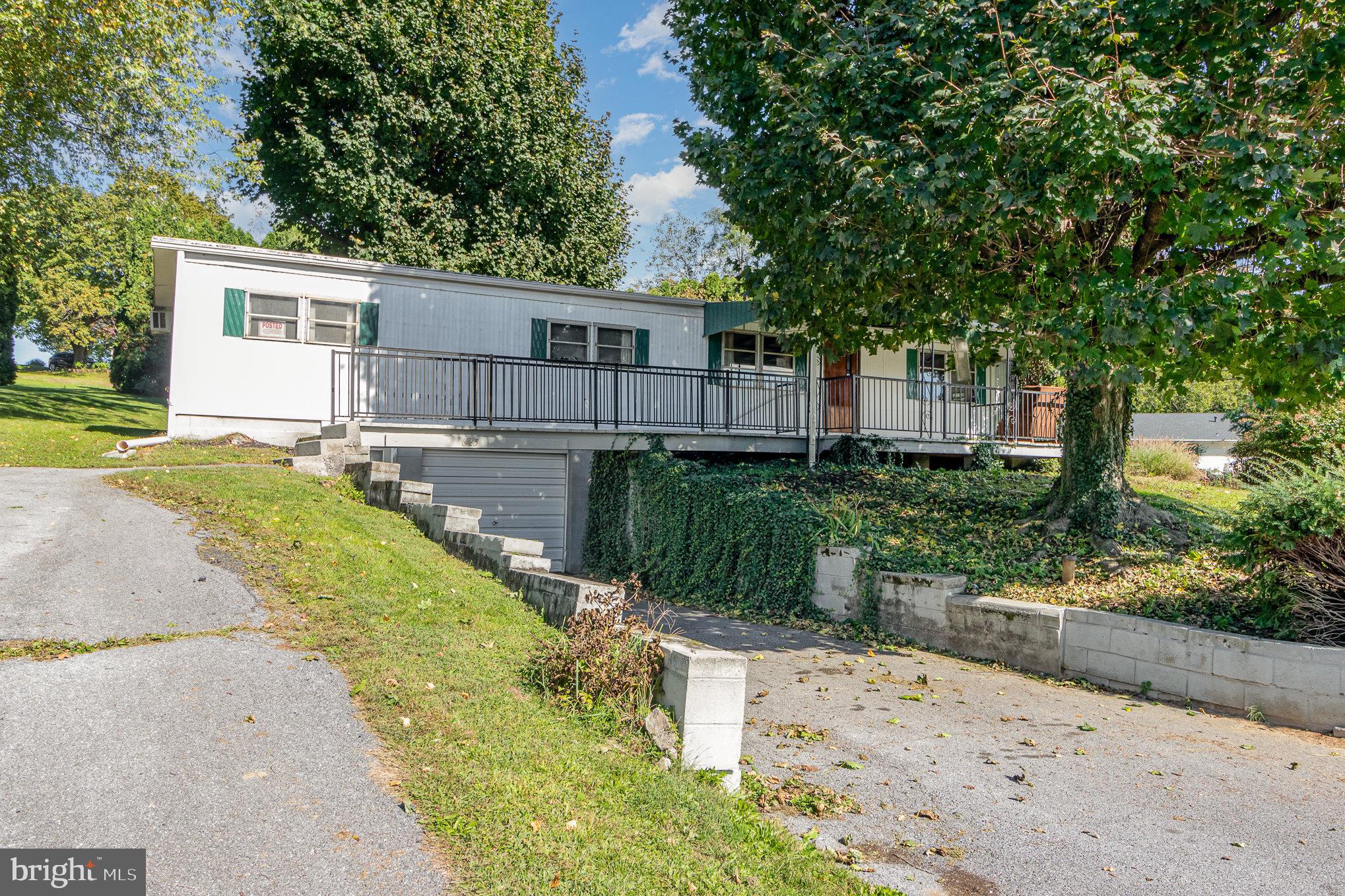 625 Weavertown Road Lebanon, PA 17046 - Photo 3 of 29 Front