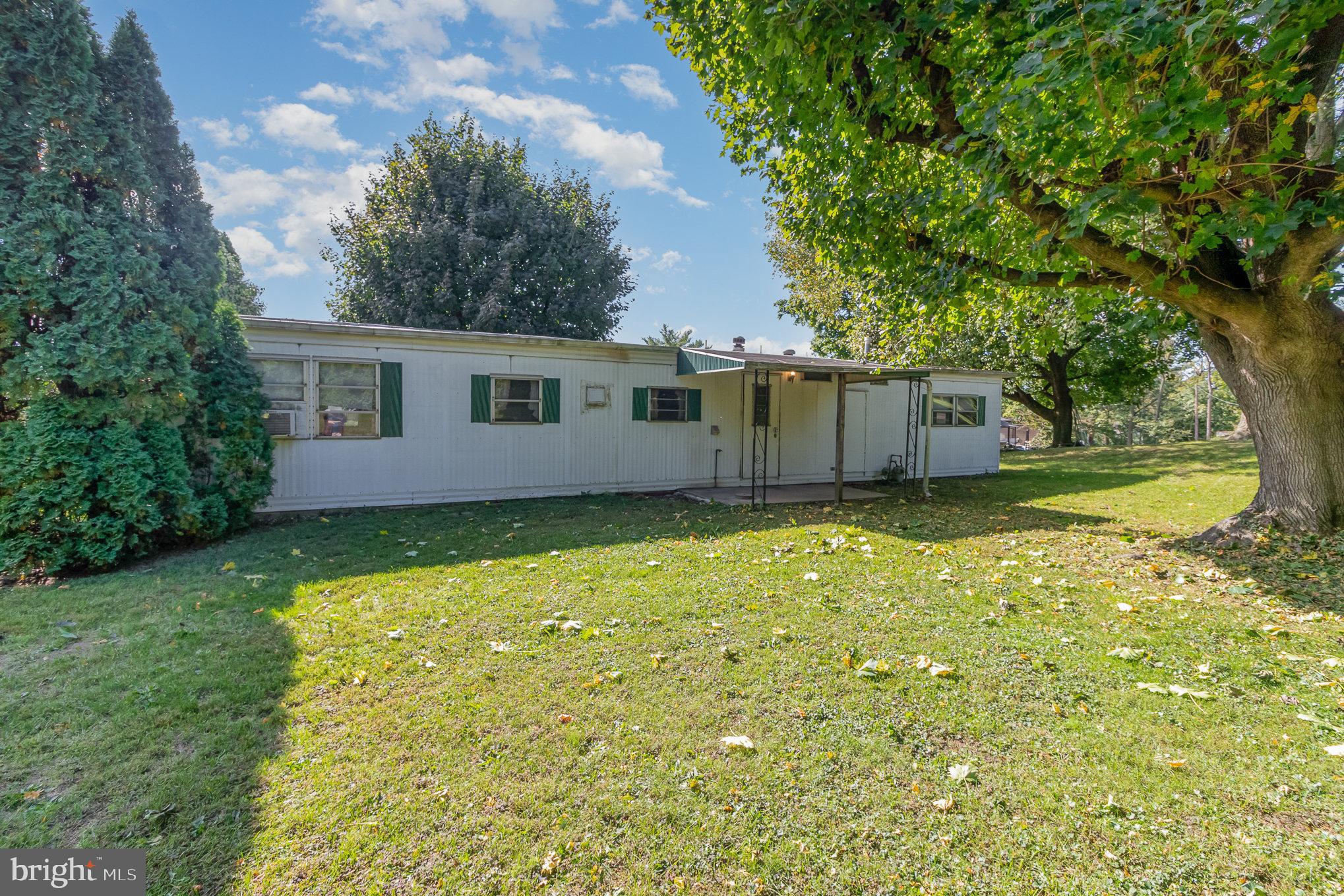 625 Weavertown Road Lebanon, PA 17046 - Photo 4 of 29 Front