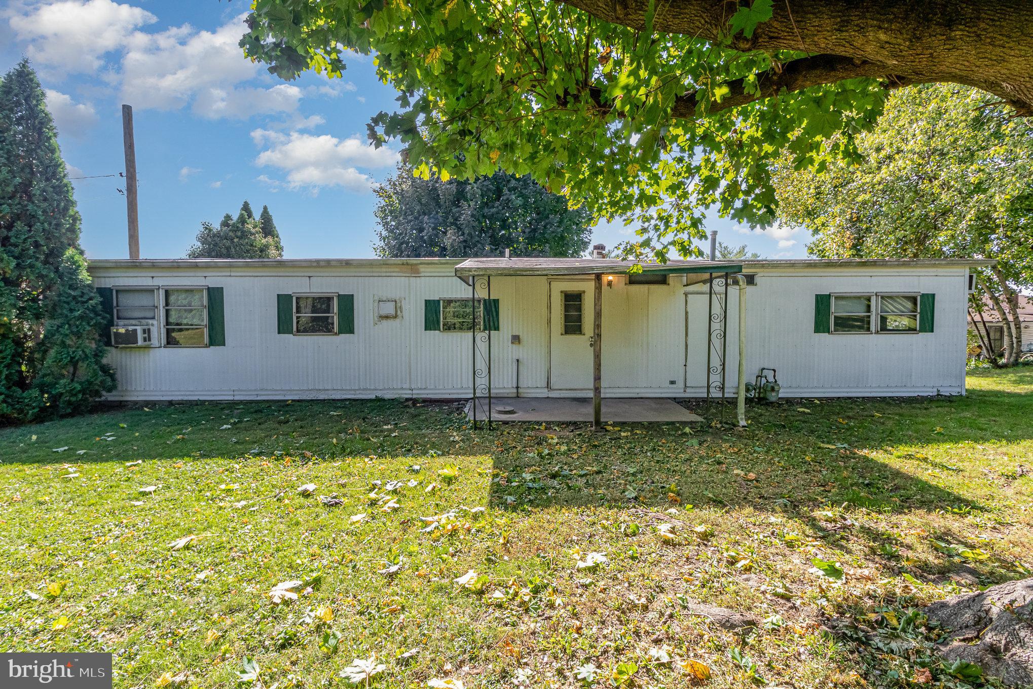 625 Weavertown Road Lebanon, PA 17046 - Photo 5 of 29 Front