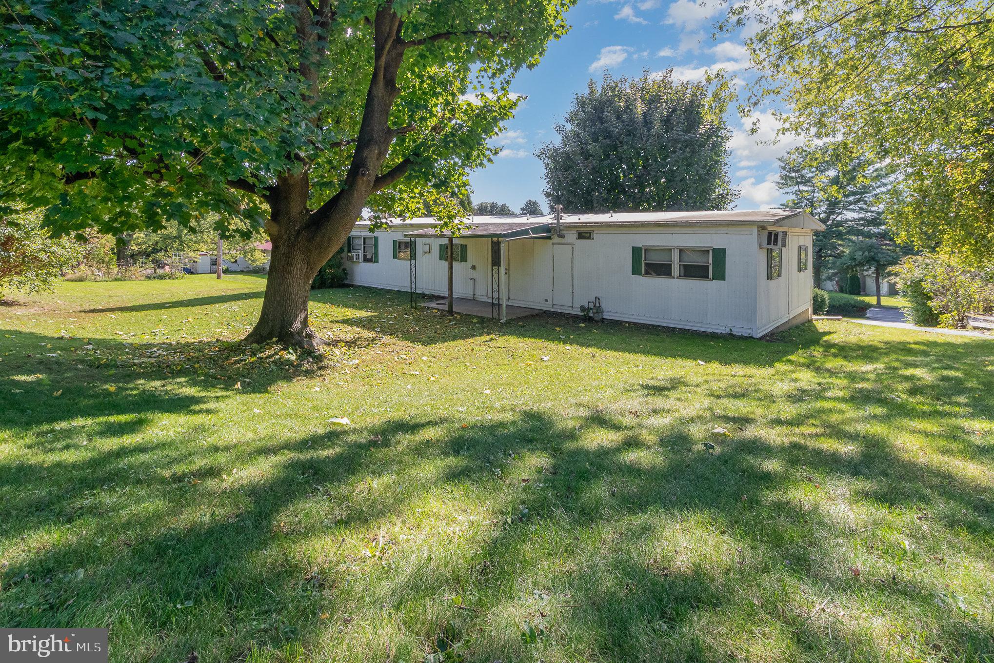 625 Weavertown Road Lebanon, PA 17046 - Photo 6 of 29 Front