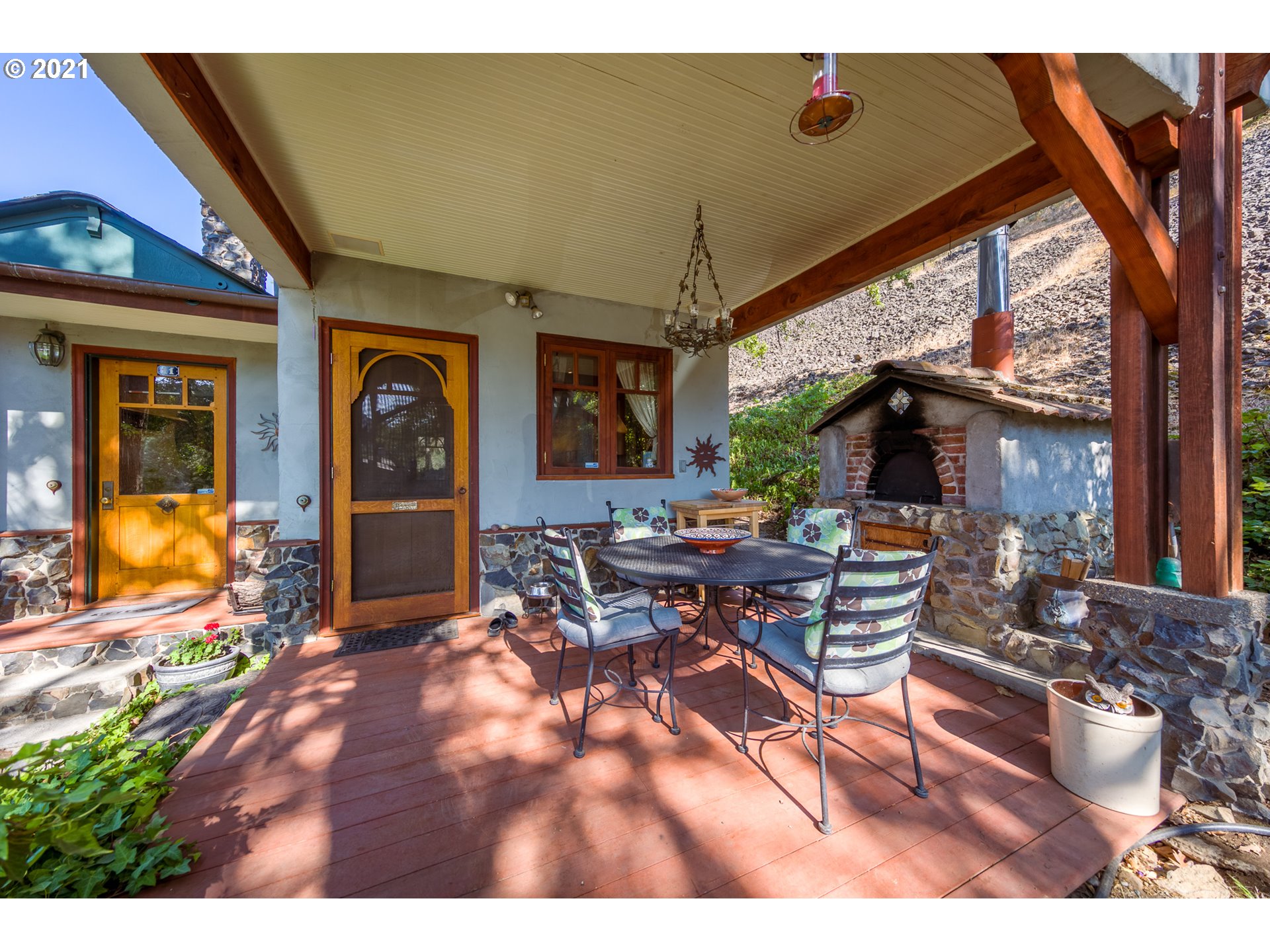 11 Pitman Road Lyle, WA 98635 - Photo 2 of 25 Gallery Image 2