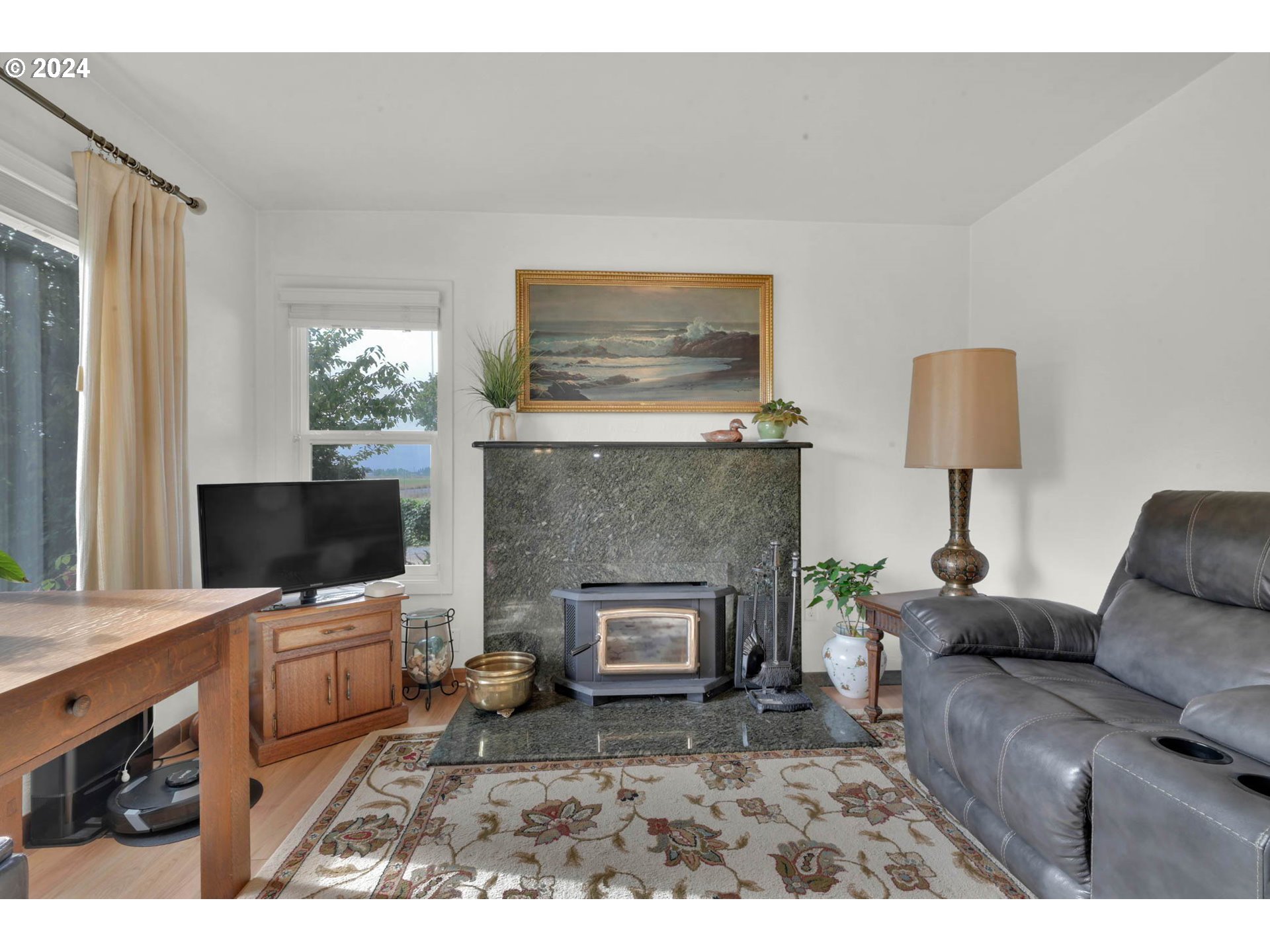 36054 Folsom Road Southeast Albany, OR 97322 - Photo 4 of 48 Living Room