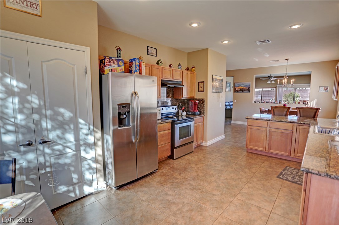 4881 Castello Way Pahrump, NV 89061 - Photo 9 of 37