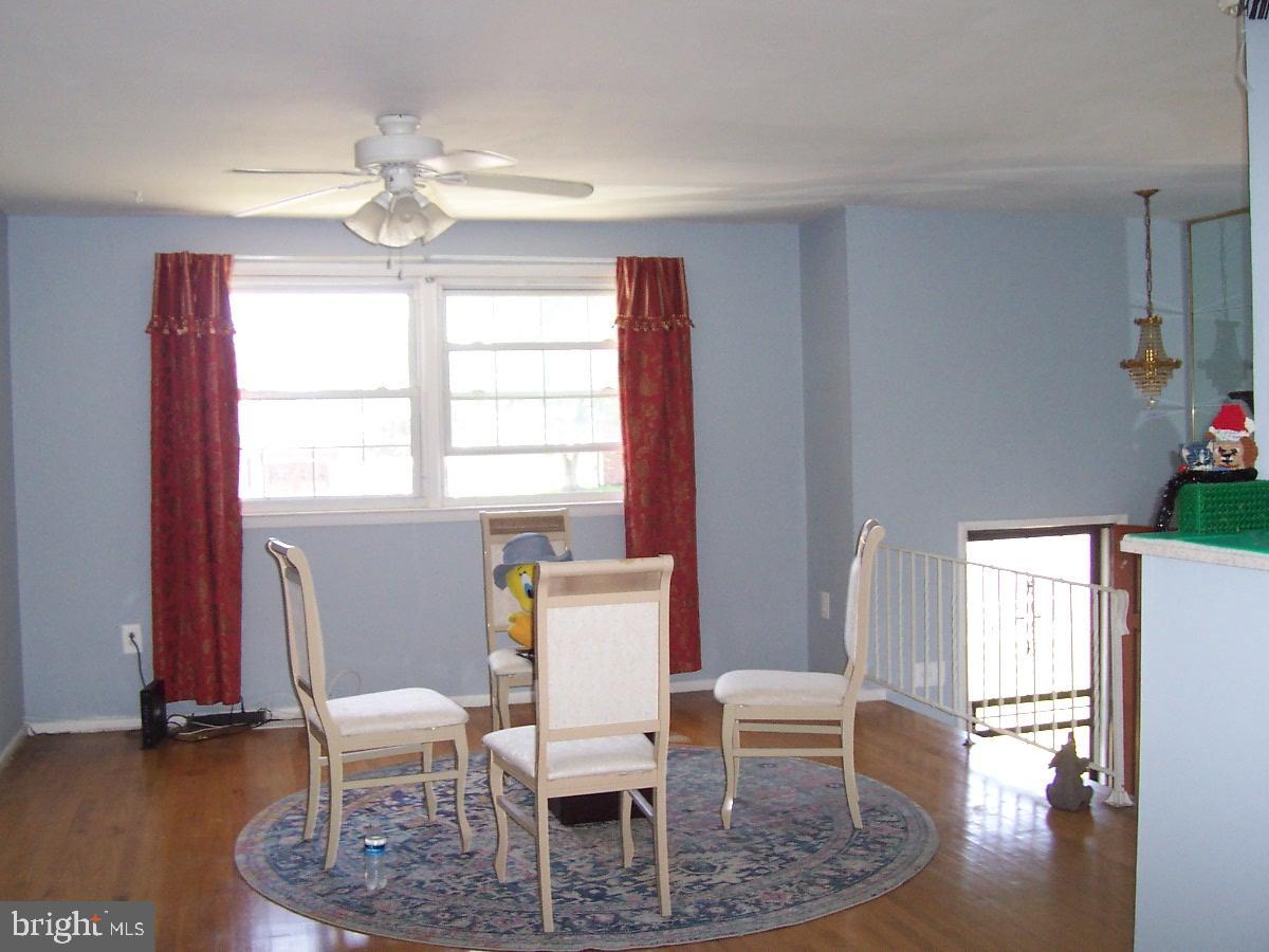 157 Kelly Driver Road Clementon, NJ 08021 - Photo 3 of 15 a dining room with furniture and window