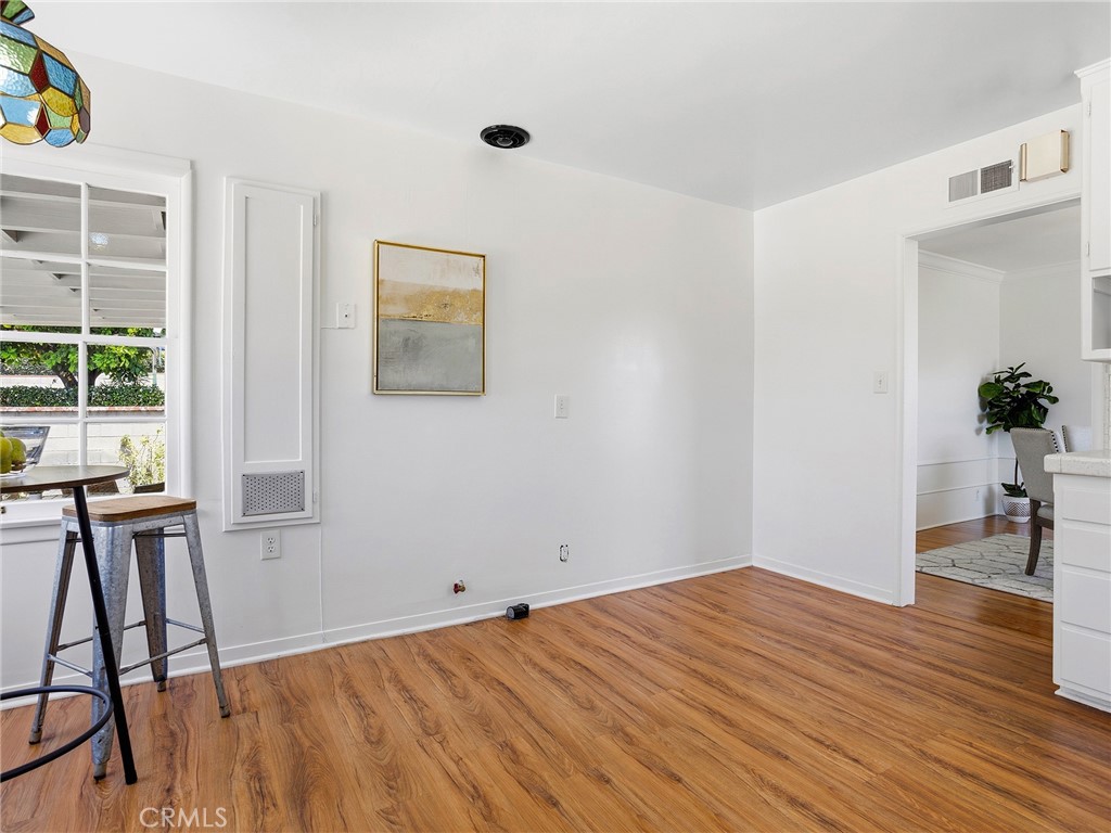 521 Bethany Road Burbank, CA 91504 - Photo 10 of 50 Kitchen