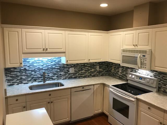 4434 Pheasant Ridge Road, Unit 206 Roanoke, VA 24014 - Photo 4 of 16 IMG_5503